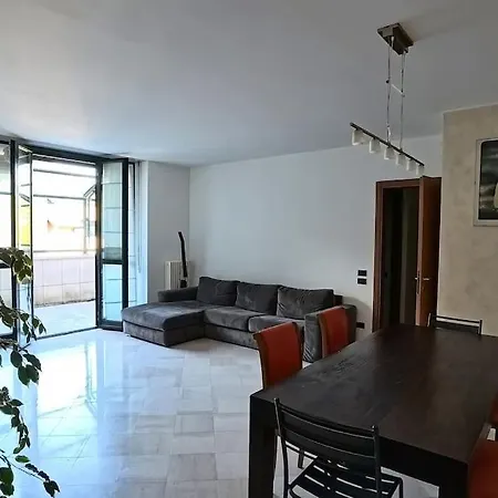 Con Free Parking E Wifi Apartment Como